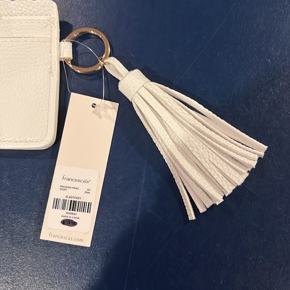 NWT Francesca’s Ivory Faux Leather Keychain Card Holder with Tassel - Picture 6 of 6